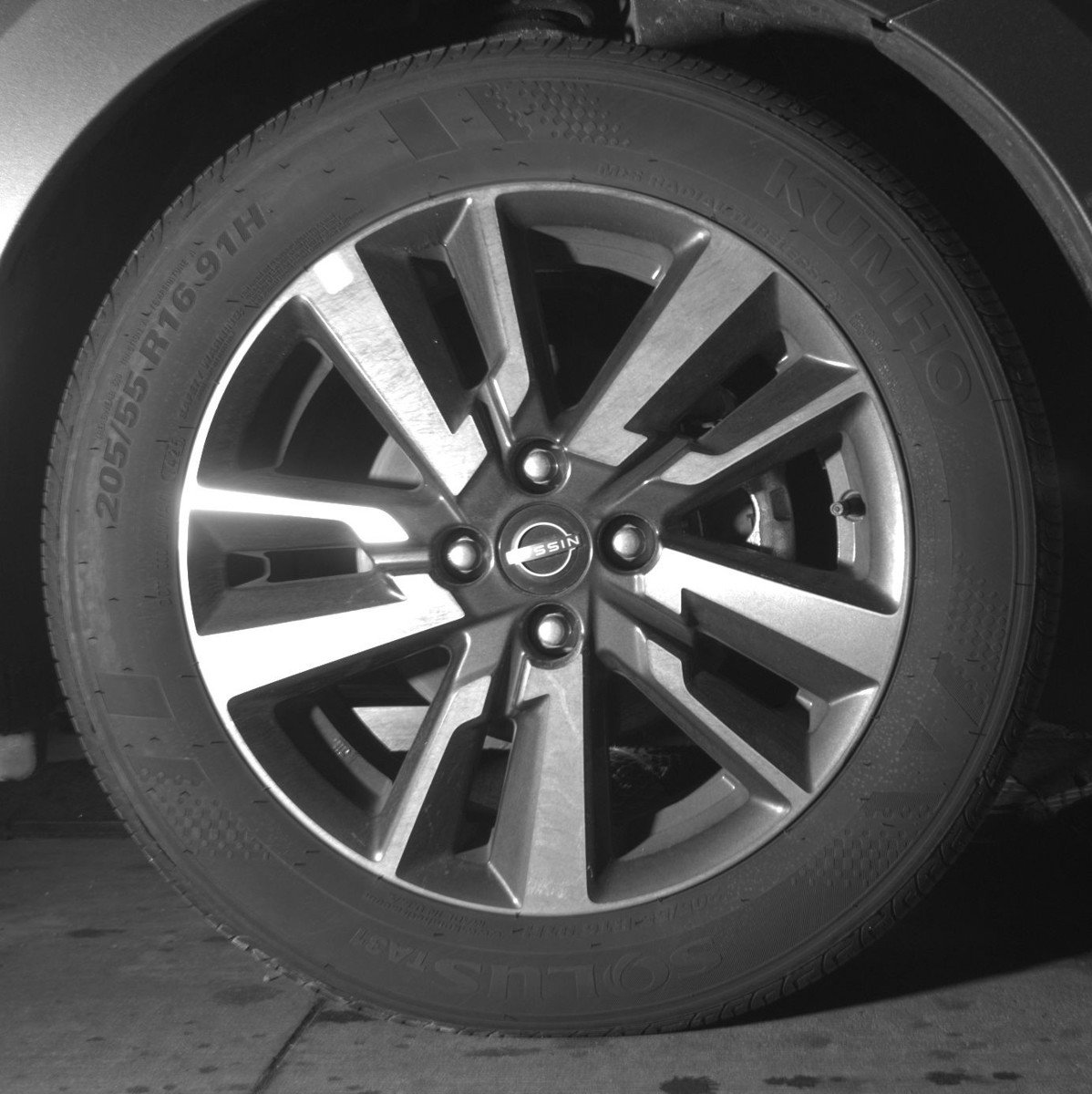 Used 2025 Nissan Versa SV image 13