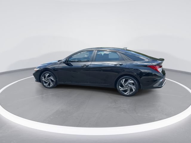 Certified 2025 Hyundai Elantra SEL FWD image 5