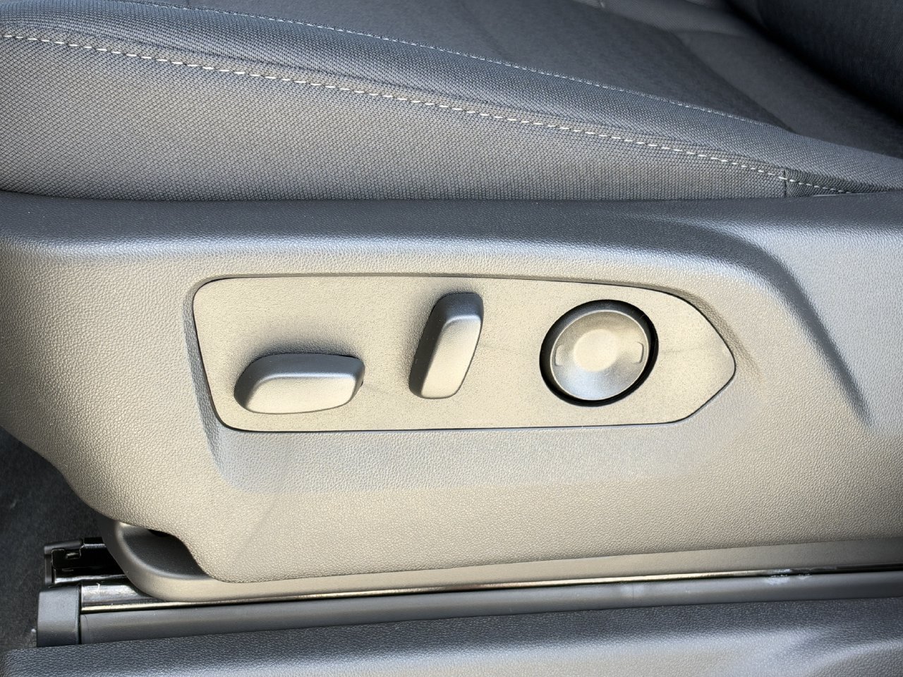 New 2026 Chevrolet Silverado 1500 Custom AWD/4WD image 23