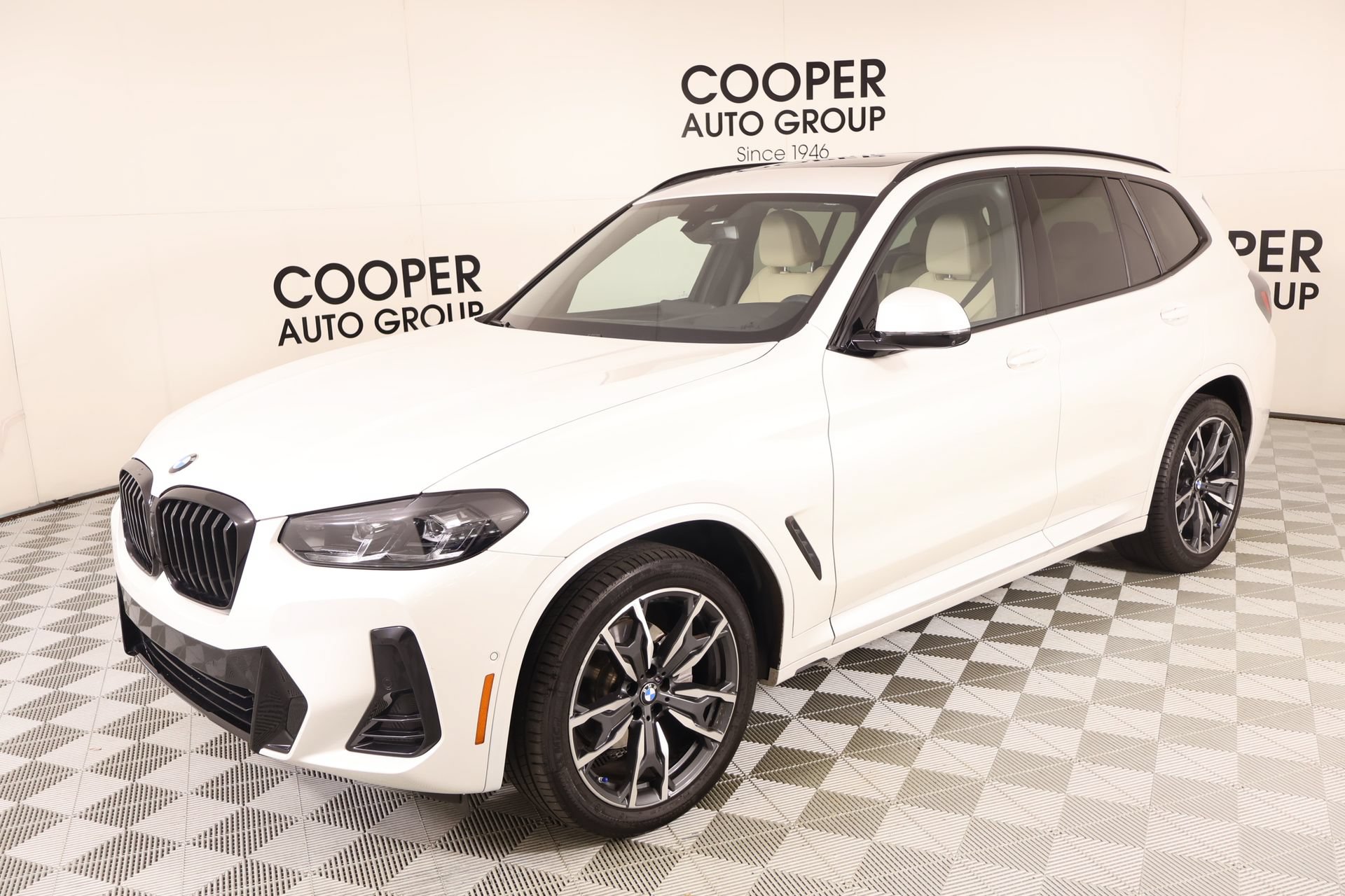 Used 2023 BMW X3 xDrive30i w/ M Sport Package AWD/4WD image 11