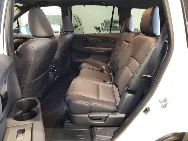 Certified 2025 Honda Passport Black Edition image 23