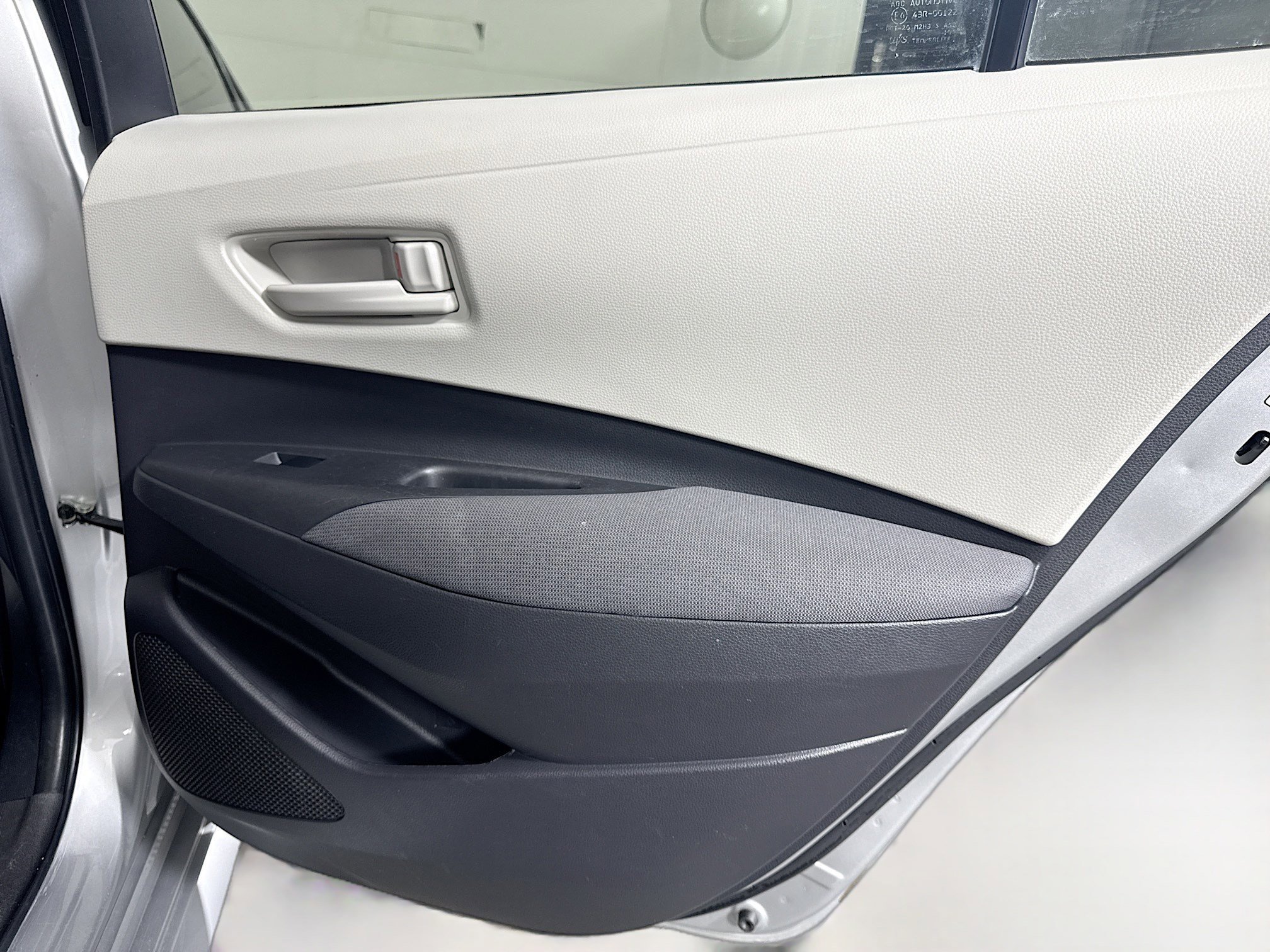 Used 2024 Toyota Corolla LE image 27