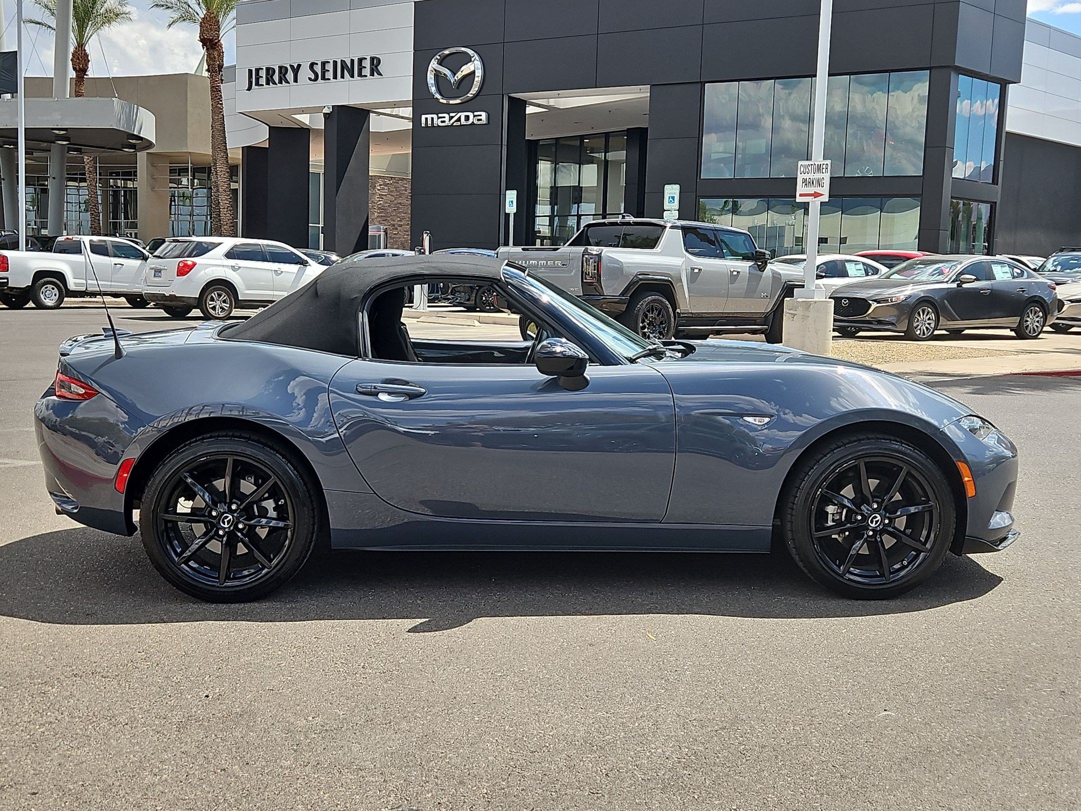 Used 2020 MAZDA MX-5 Miata Club RWD image 6