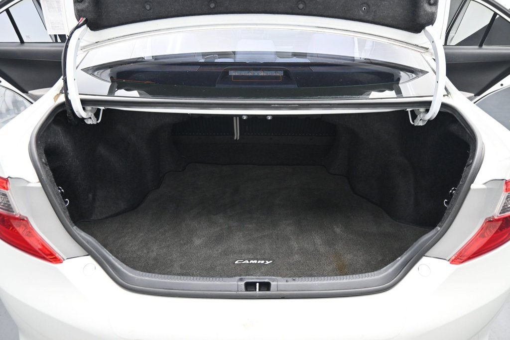 Used 2014 Toyota Camry LE FWD image 27