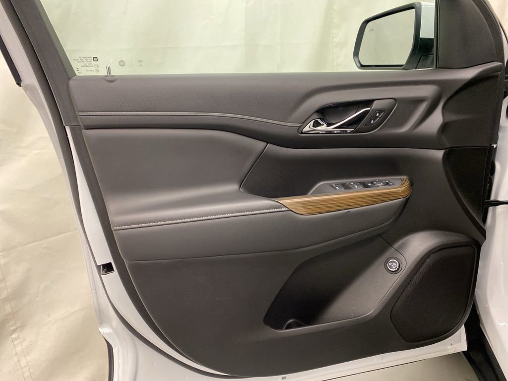 Certified 2023 GMC Acadia SLE w/ Driver Convenience Package image 10