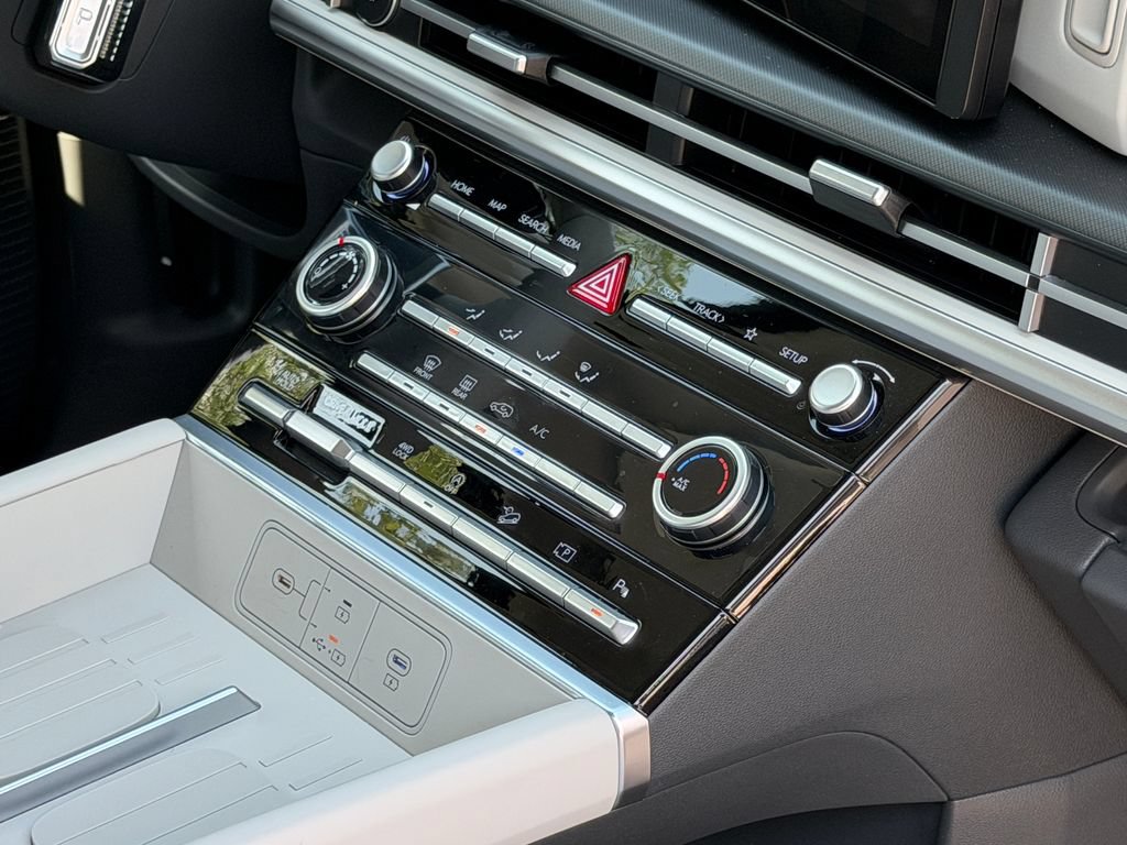 New 2026 Hyundai Santa Fe SE AWD/4WD image 8