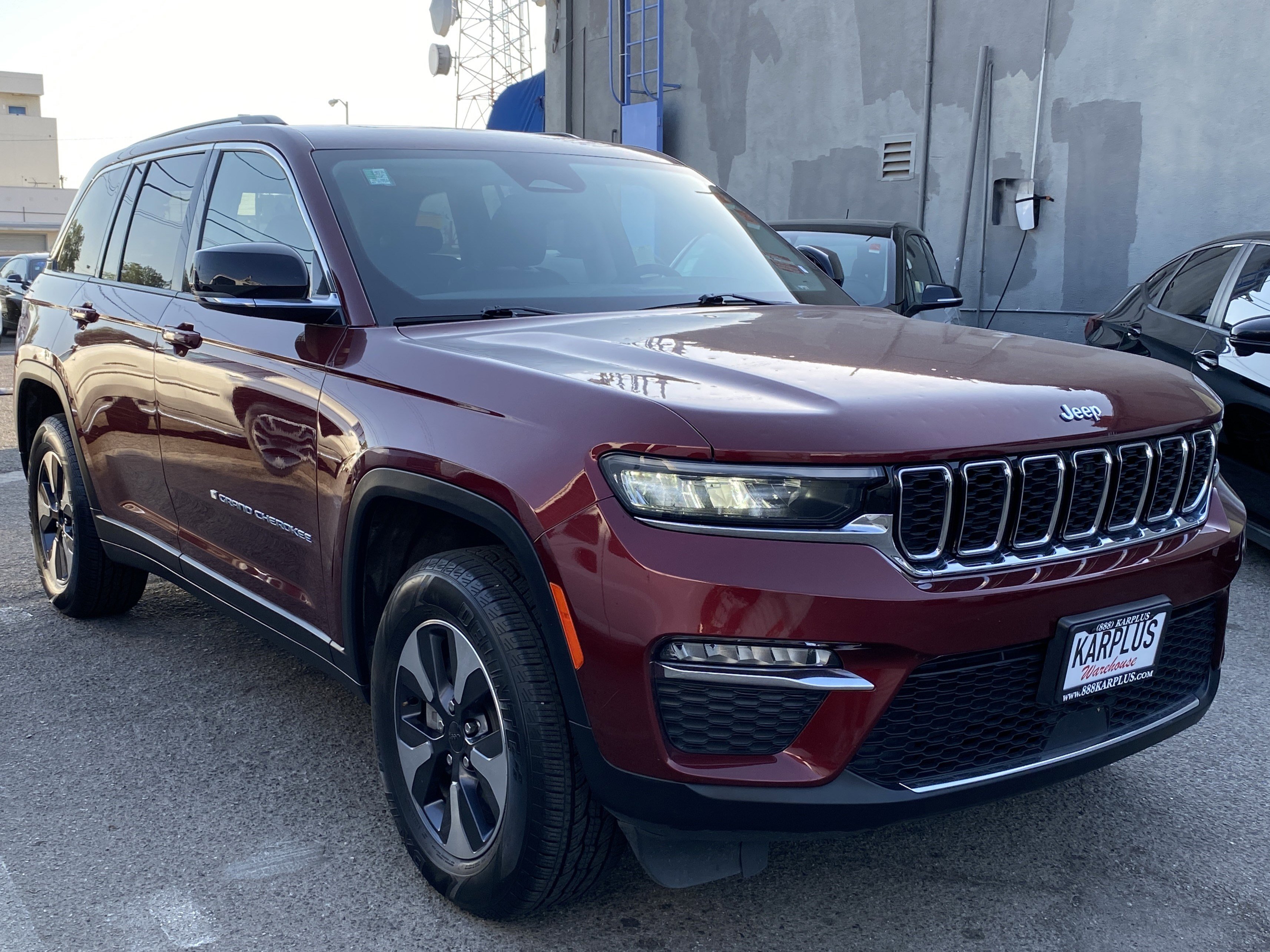 Used 2023 Jeep Grand Cherokee 4WD 4xe image 7