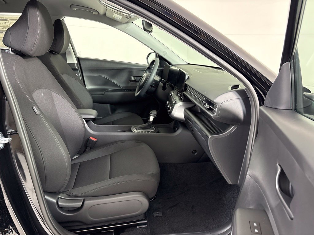 New 2027 Hyundai Kona SE FWD image 12