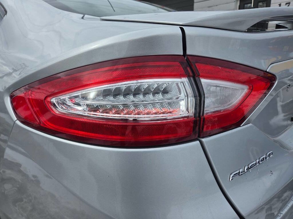 Used 2015 Ford Fusion SE w/ Equipment Group 201A image 20