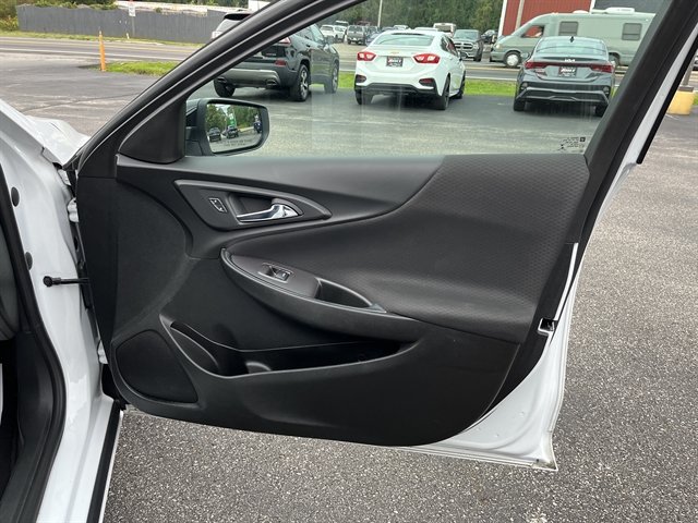 Used 2021 Chevrolet Malibu LT w/ Redline Edition FWD image 33