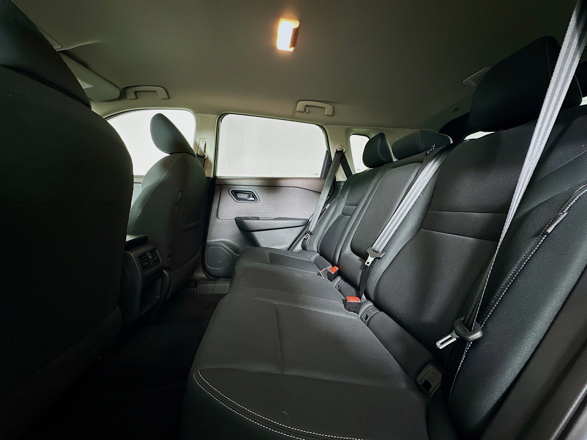 Used 2023 Nissan Rogue S image 27