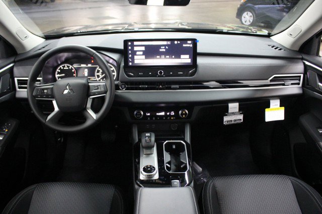 New 2026 Mitsubishi Outlander ES FWD image 20