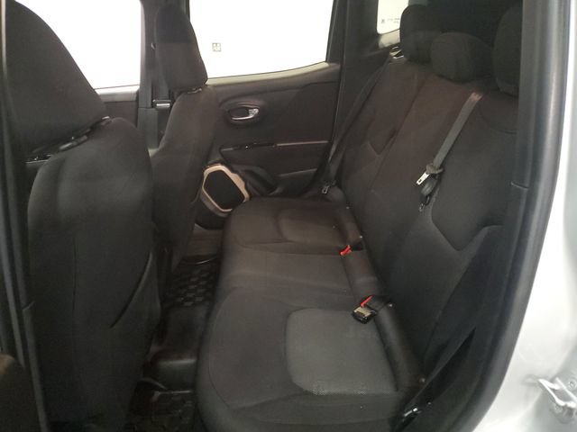Used 2016 Jeep Renegade Latitude AWD/4WD image 26
