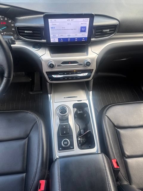 Used 2022 Ford Explorer XLT w/ Equipment Group 202A AWD/4WD image 31
