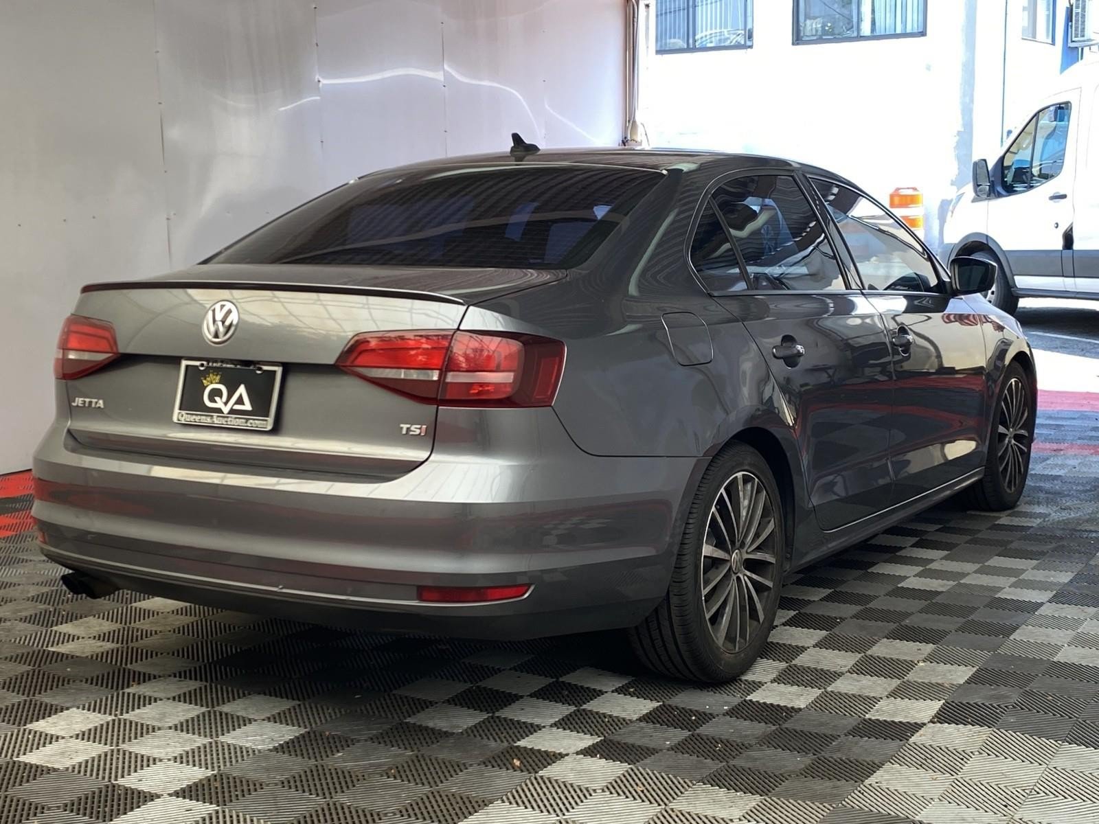 Used 2016 Volkswagen Jetta Sport FWD image 6