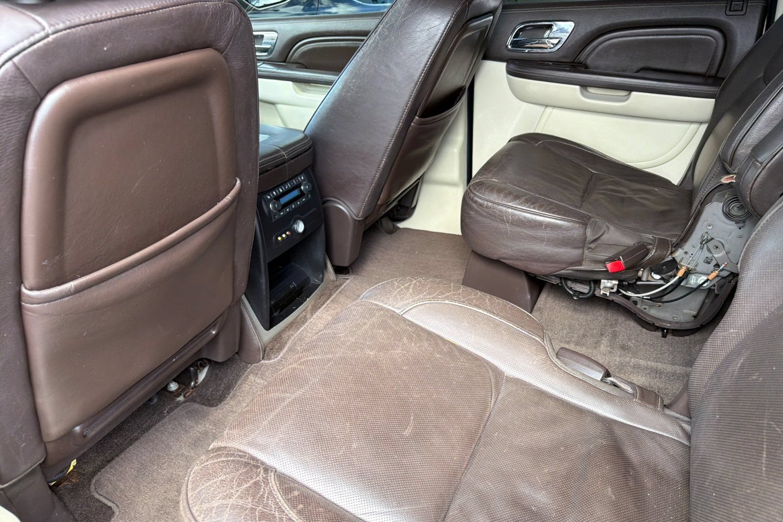 Used 2013 Cadillac Escalade ESV Platinum AWD/4WD image 13