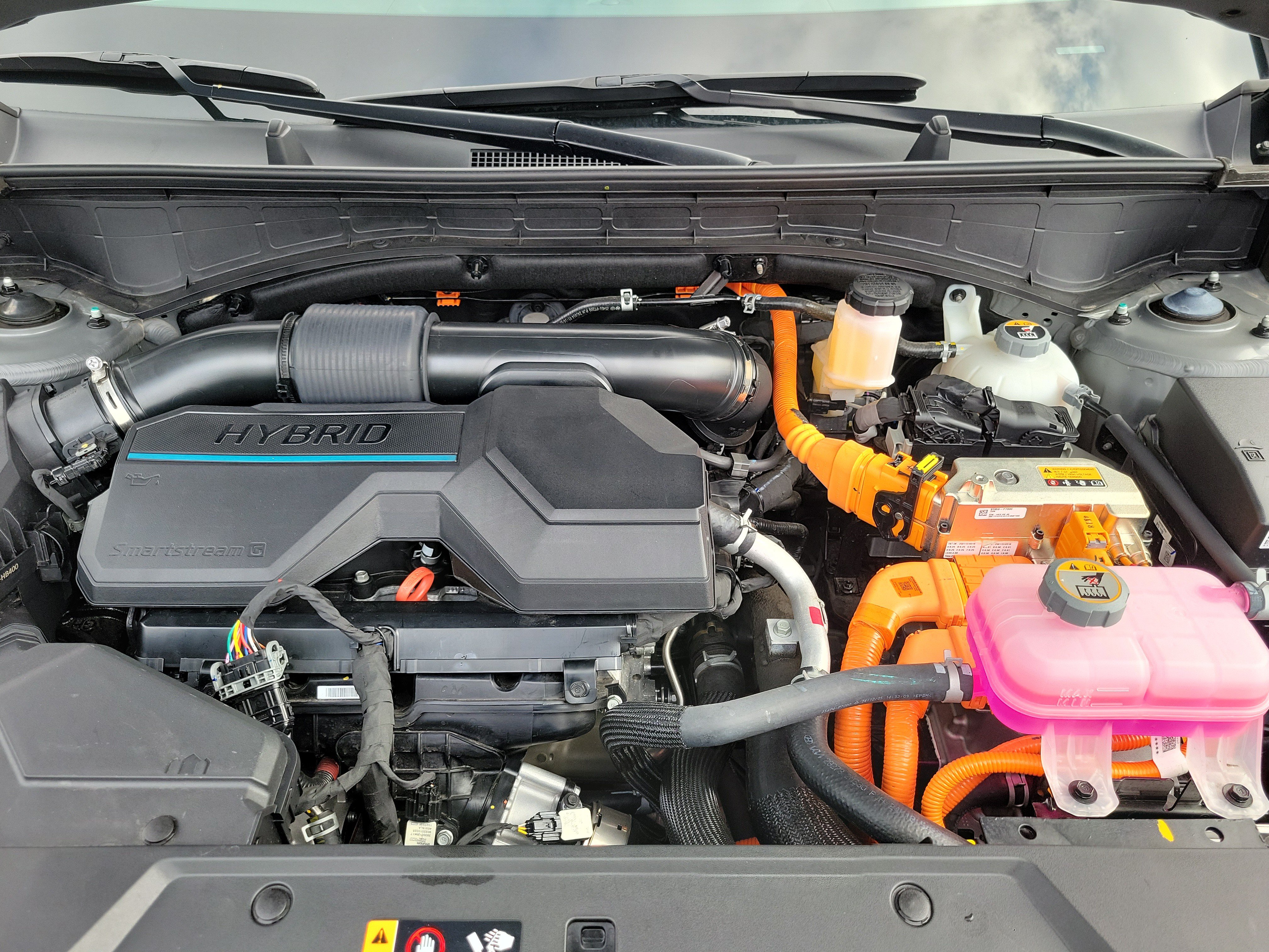 Certified 2025 Hyundai Santa Fe Limited AWD/4WD image 26