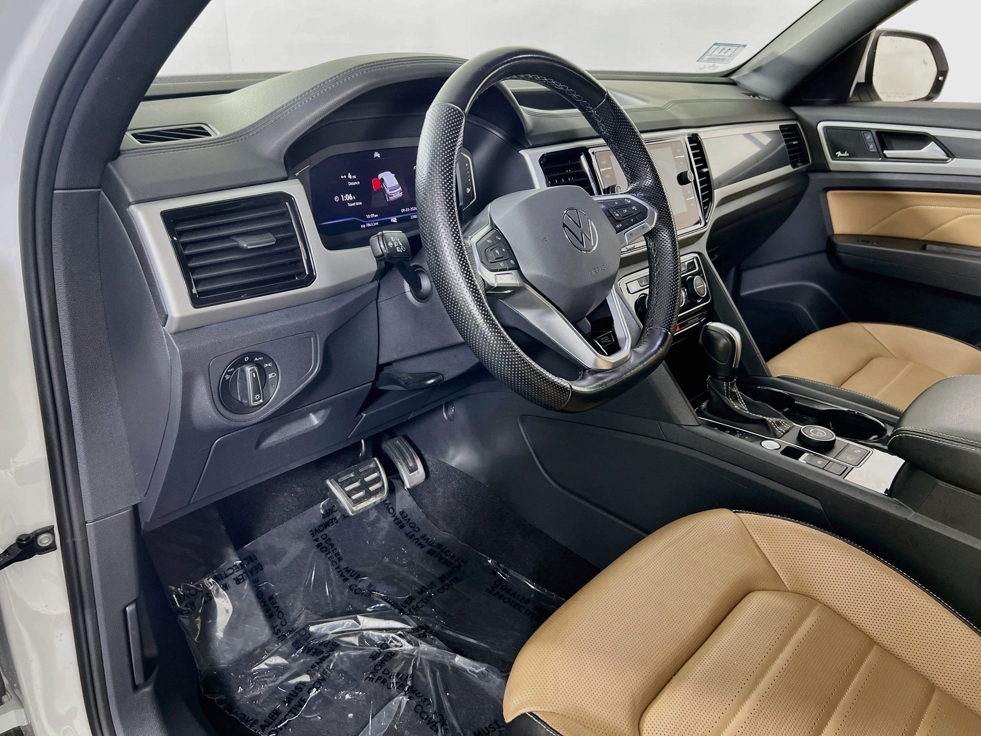 Used 2023 Volkswagen Atlas Cross Sport SEL Premium R-Line AWD/4WD image 9