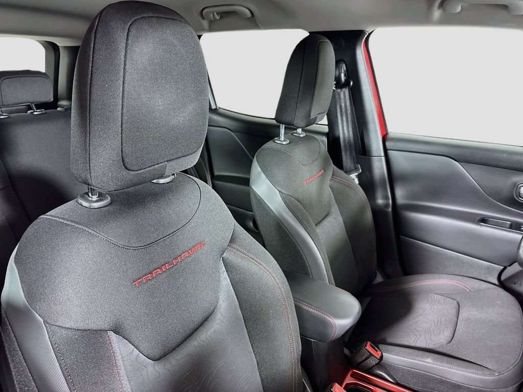 Used 2018 Jeep Renegade Trailhawk AWD/4WD image 26