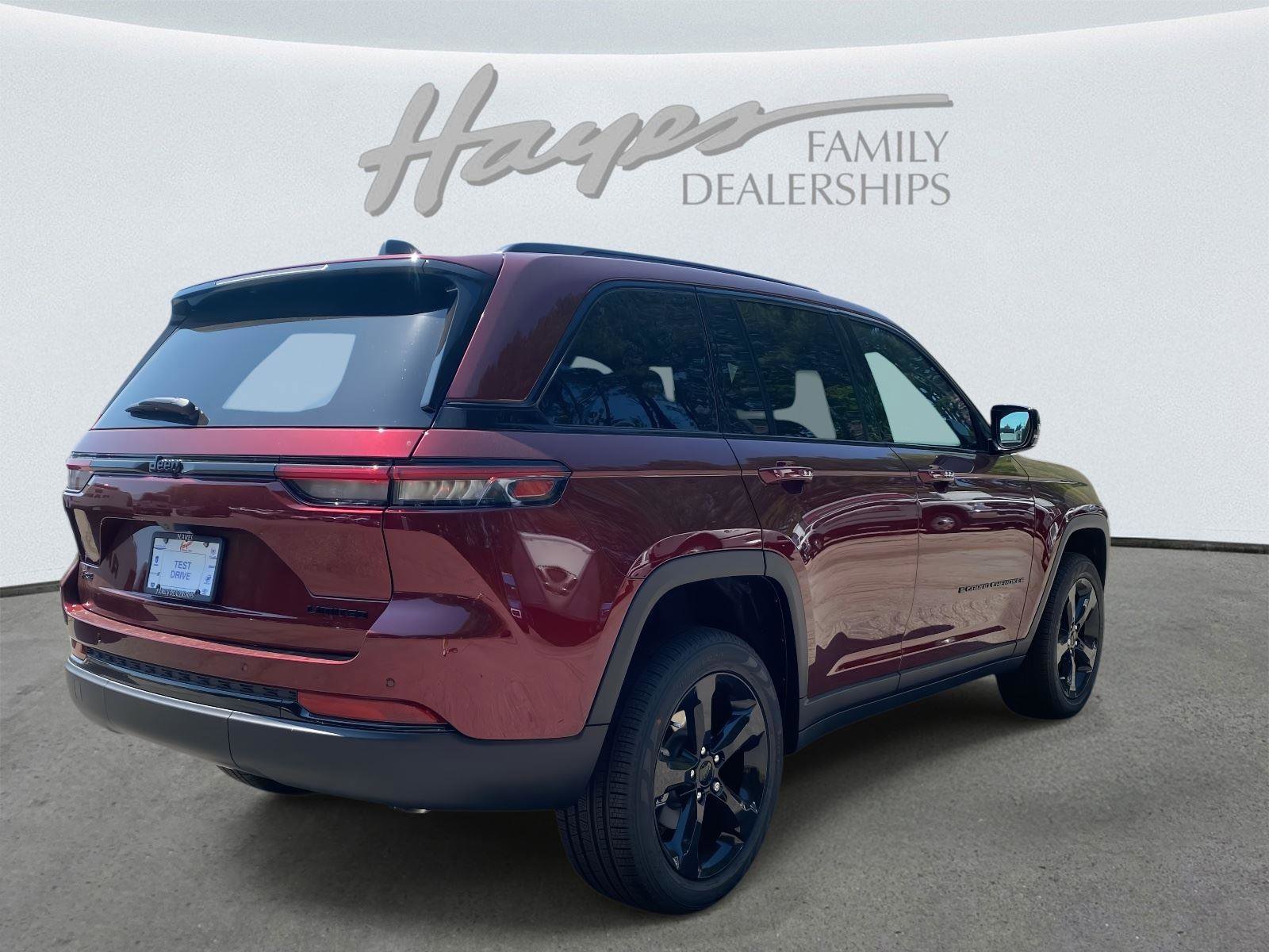New 2025 Jeep Grand Cherokee Limited w/ Black Appearance Package image 26