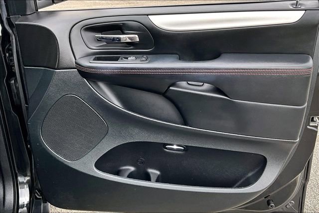 Used 2018 Dodge Grand Caravan GT image 25