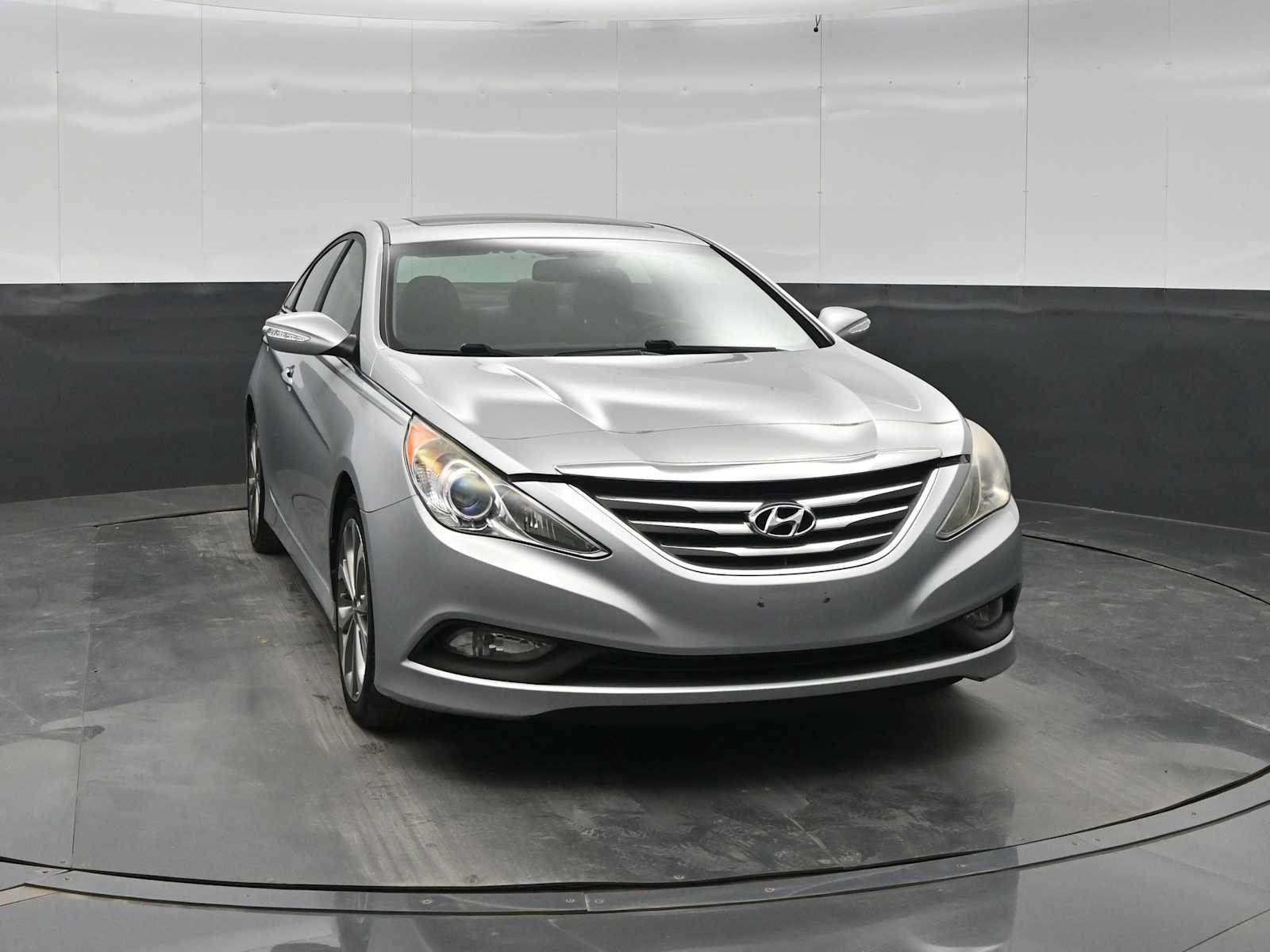 Used 2014 Hyundai Sonata SE w/ Premium Package 03 FWD image 2