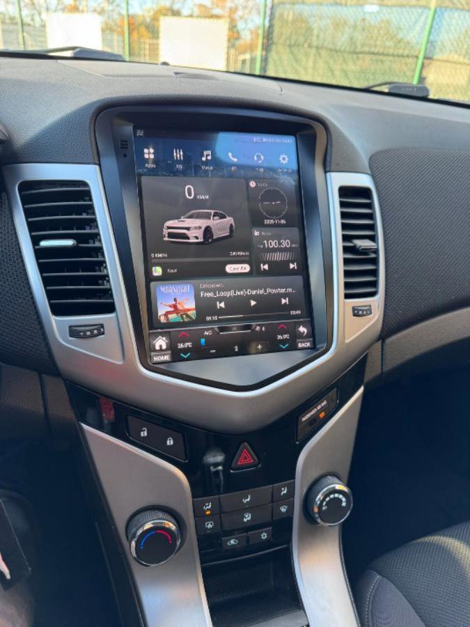 Used 2013 Chevrolet Cruze LT image 14