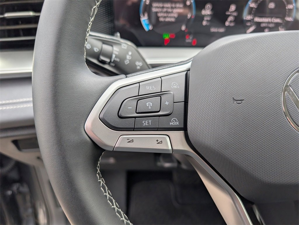 New 2026 Volkswagen Tiguan SE image 16