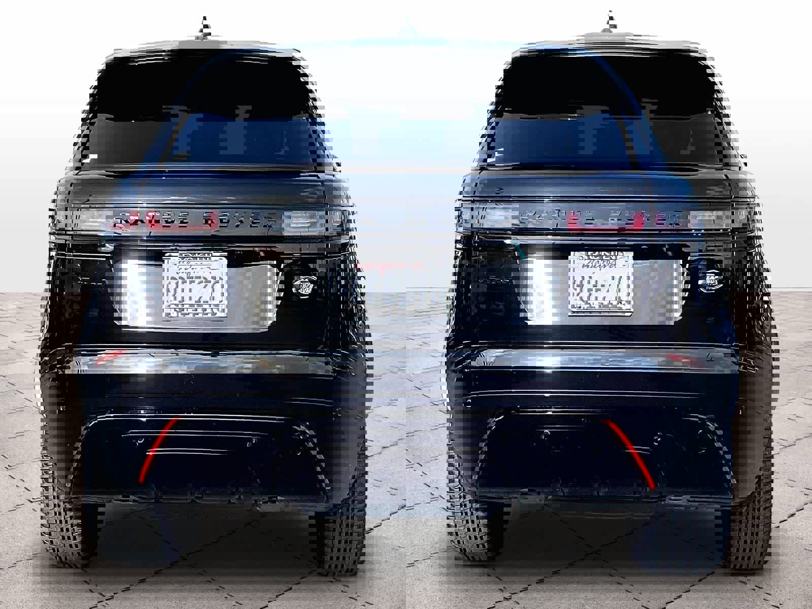 Used 2023 Land Rover Range Rover Velar R-Dynamic S image 5