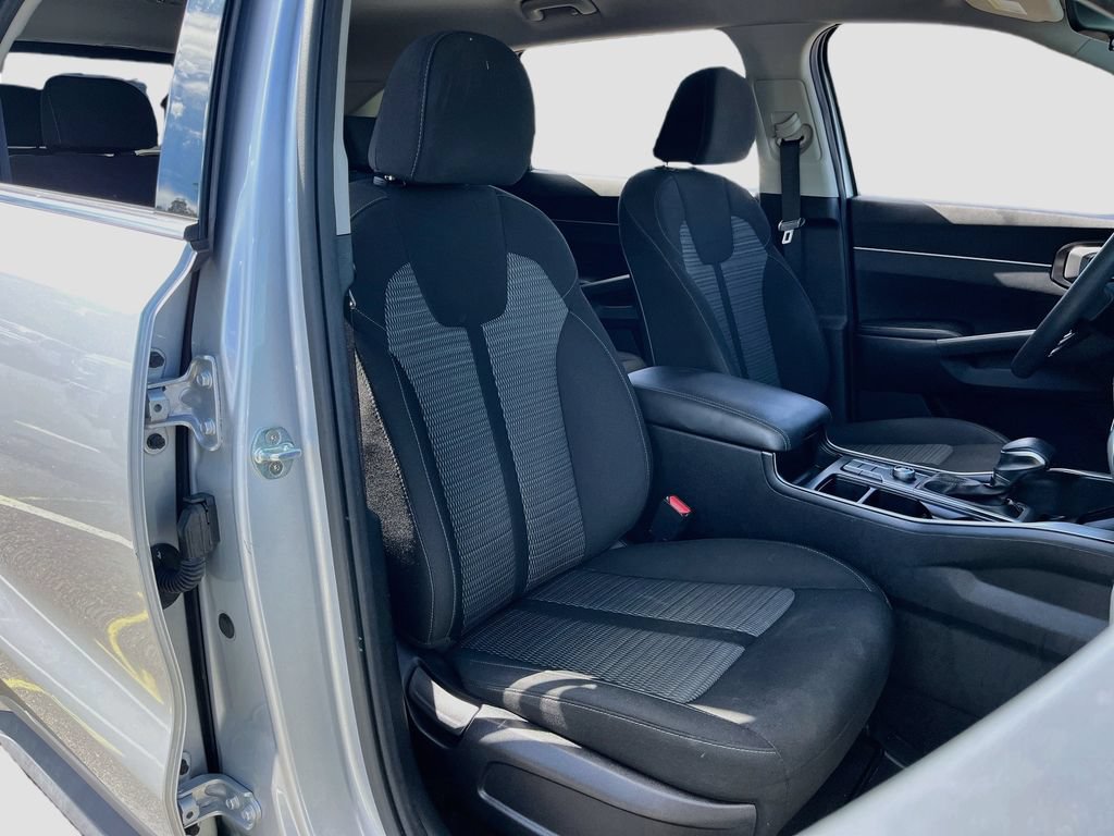 Used 2022 Kia Sorento LX FWD image 26