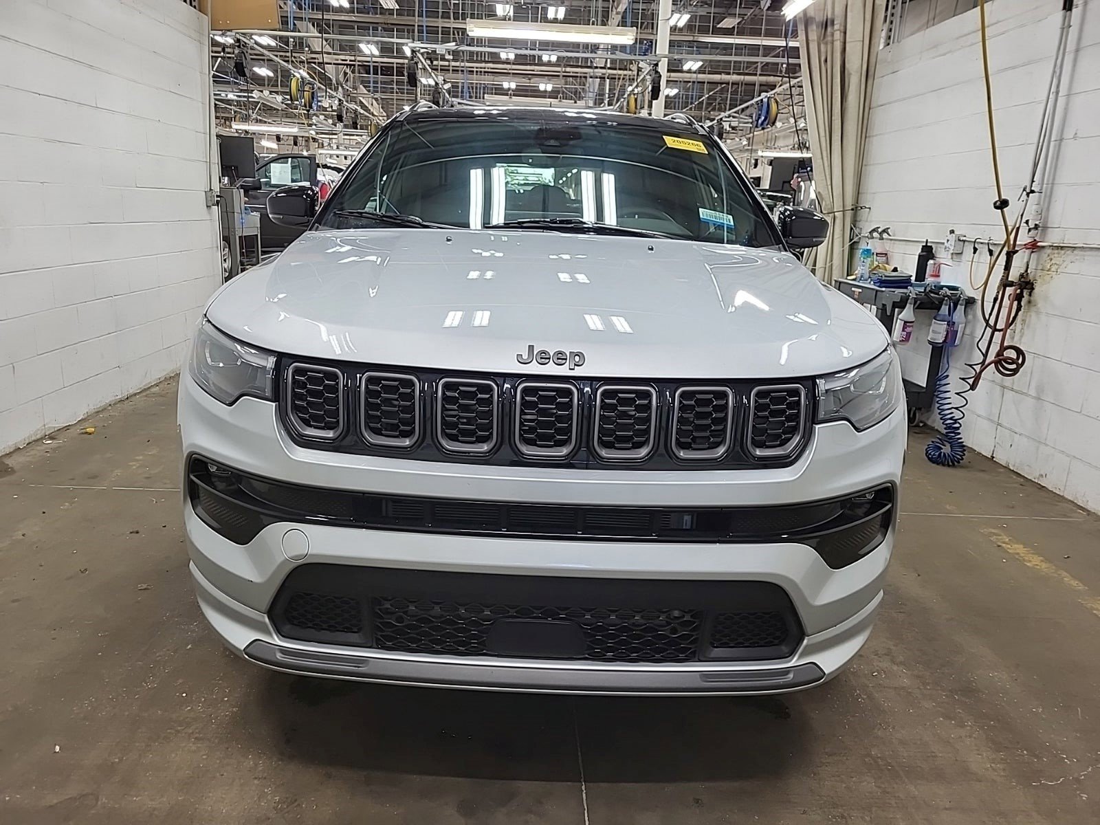 Used 2025 Jeep Compass Limited w/ High Altitude Package AWD/4WD image 3