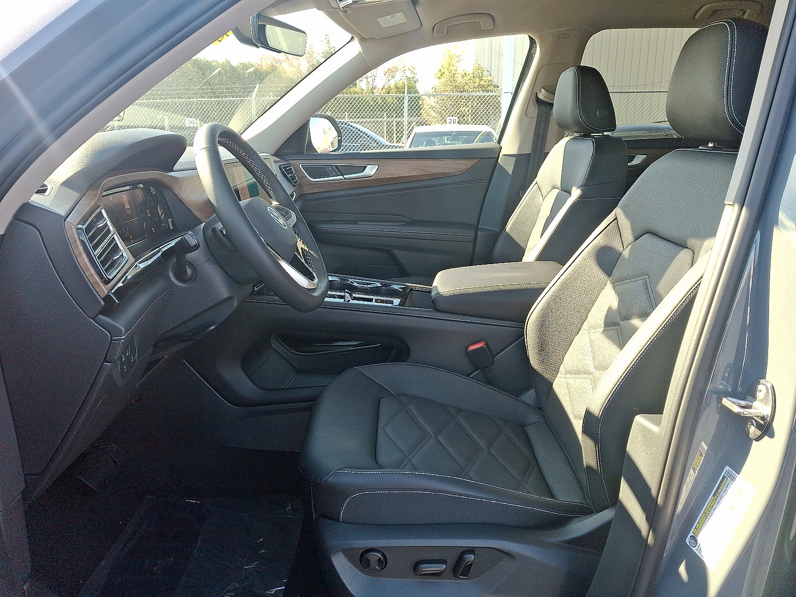 New 2026 Volkswagen Atlas SE image 10