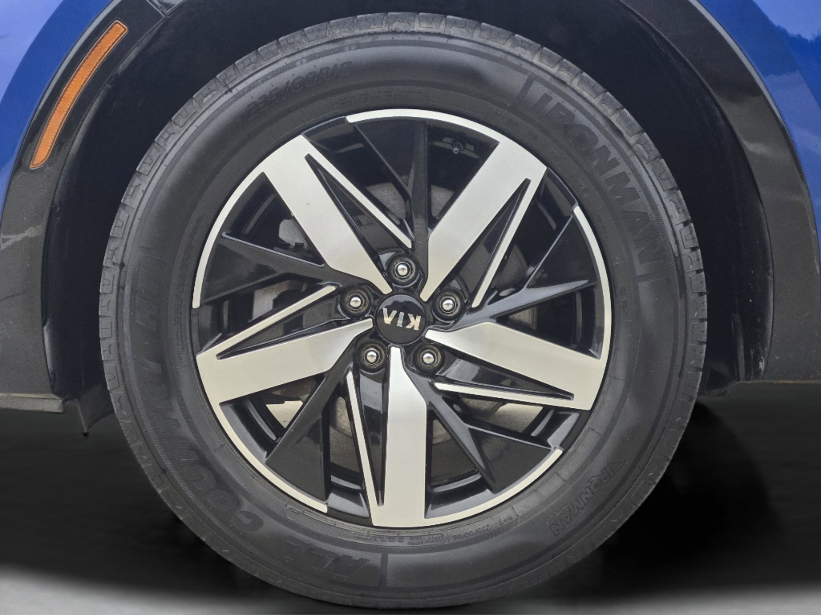 Used 2021 Kia Sorento EX w/ Panoramic Sunroof Package FWD image 30