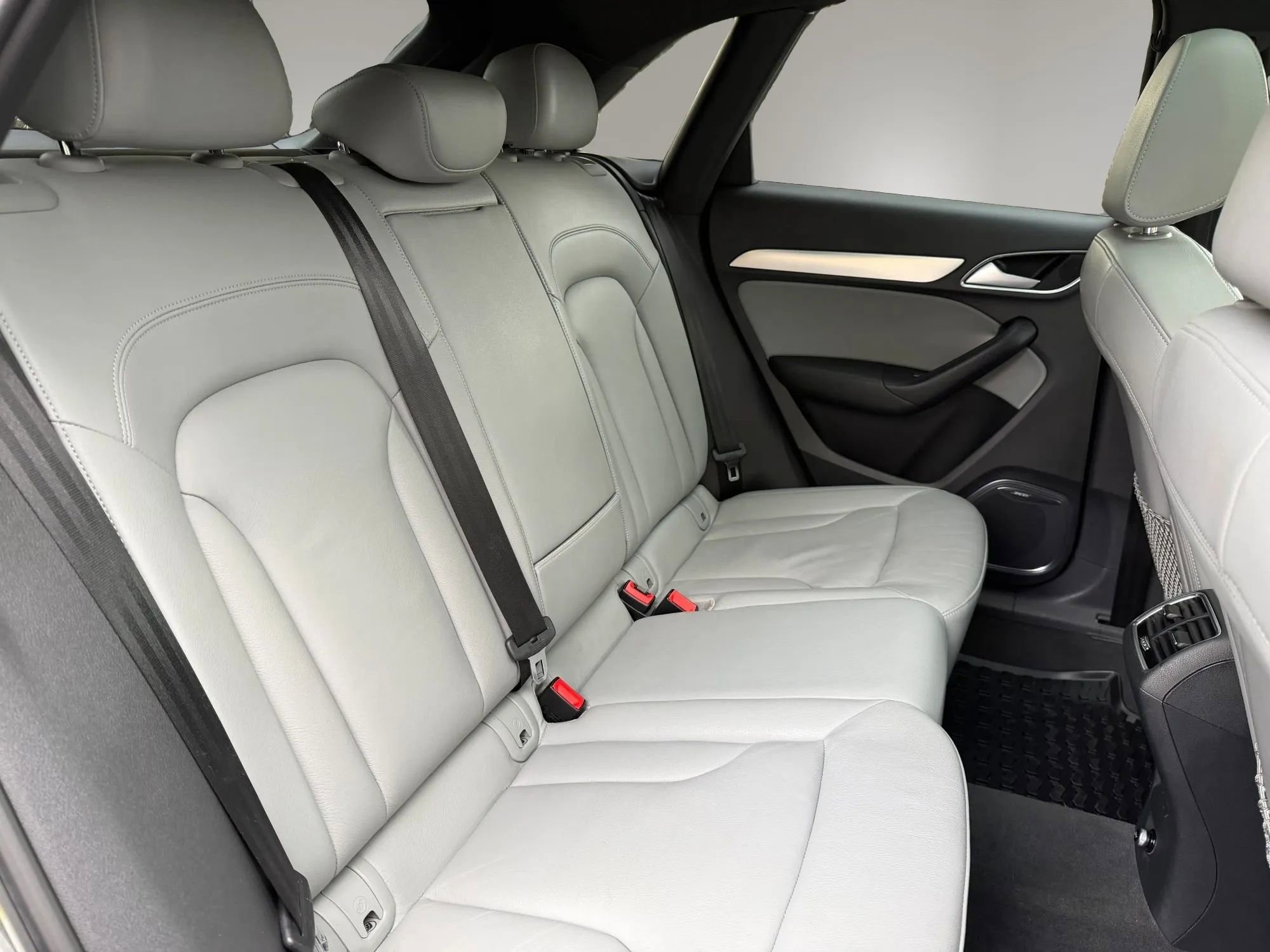 Used 2018 Audi Q3 2.0T Premium Plus AWD/4WD image 38