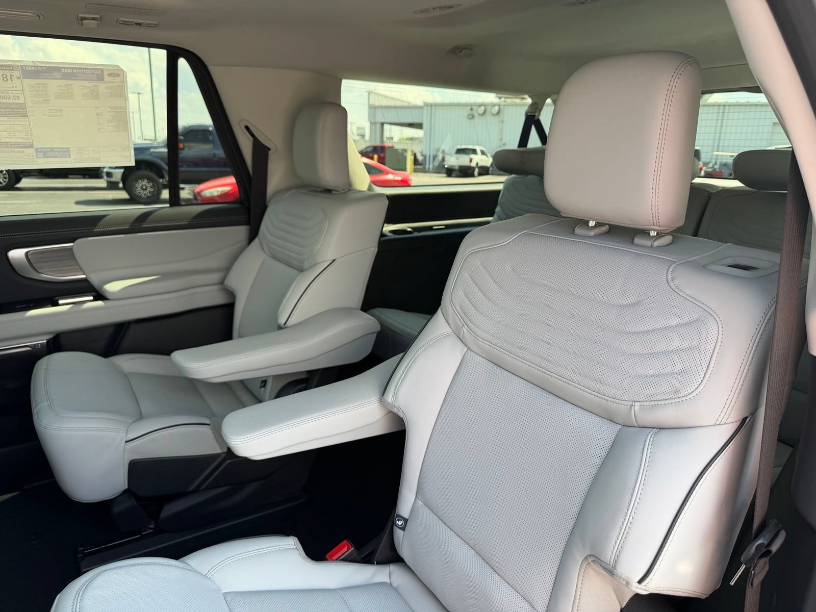 New 2027 Ford Expedition Max Platinum w/ Platinum Ultimate Package AWD/4WD image 13