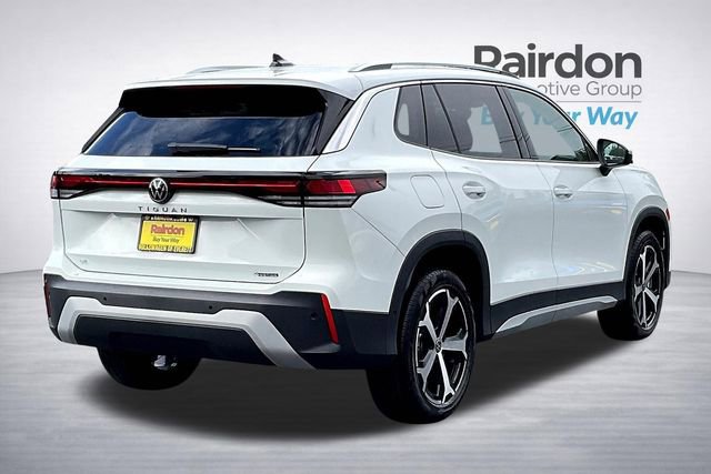 New 2025 Volkswagen Tiguan SE AWD/4WD image 17