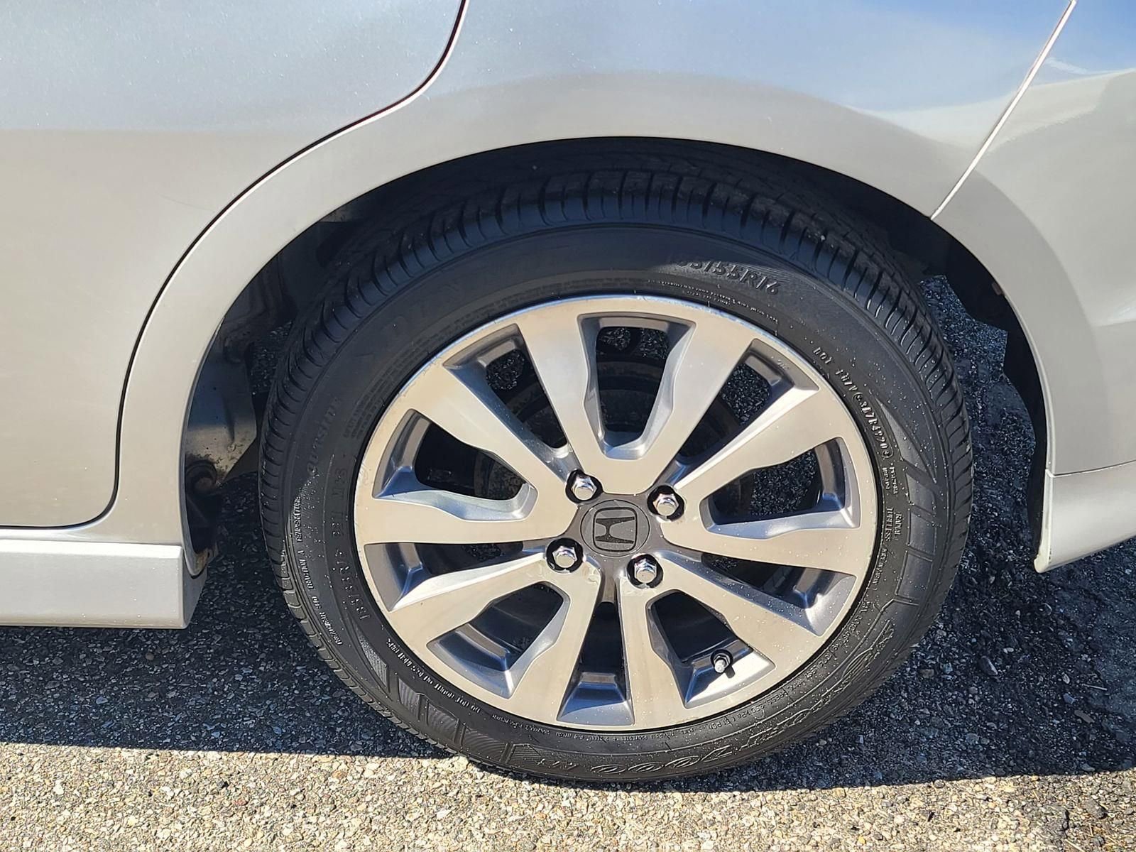 Used 2012 Honda Fit Sport image 28