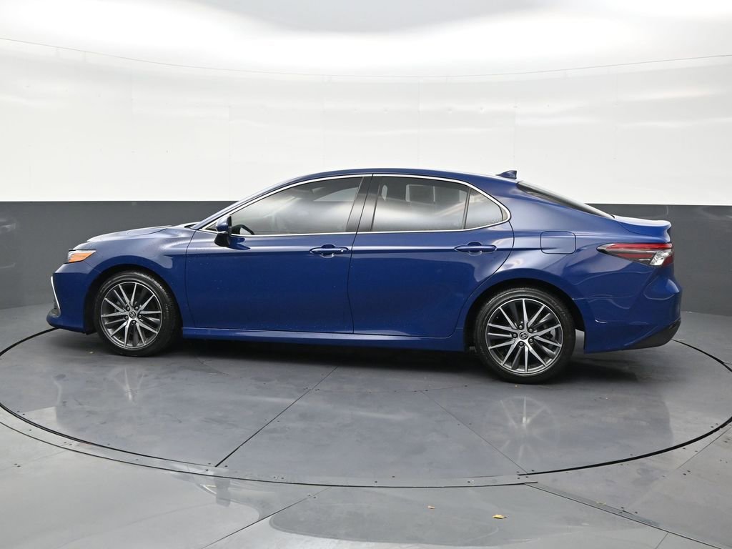 Used 2024 Toyota Camry XLE FWD image 2