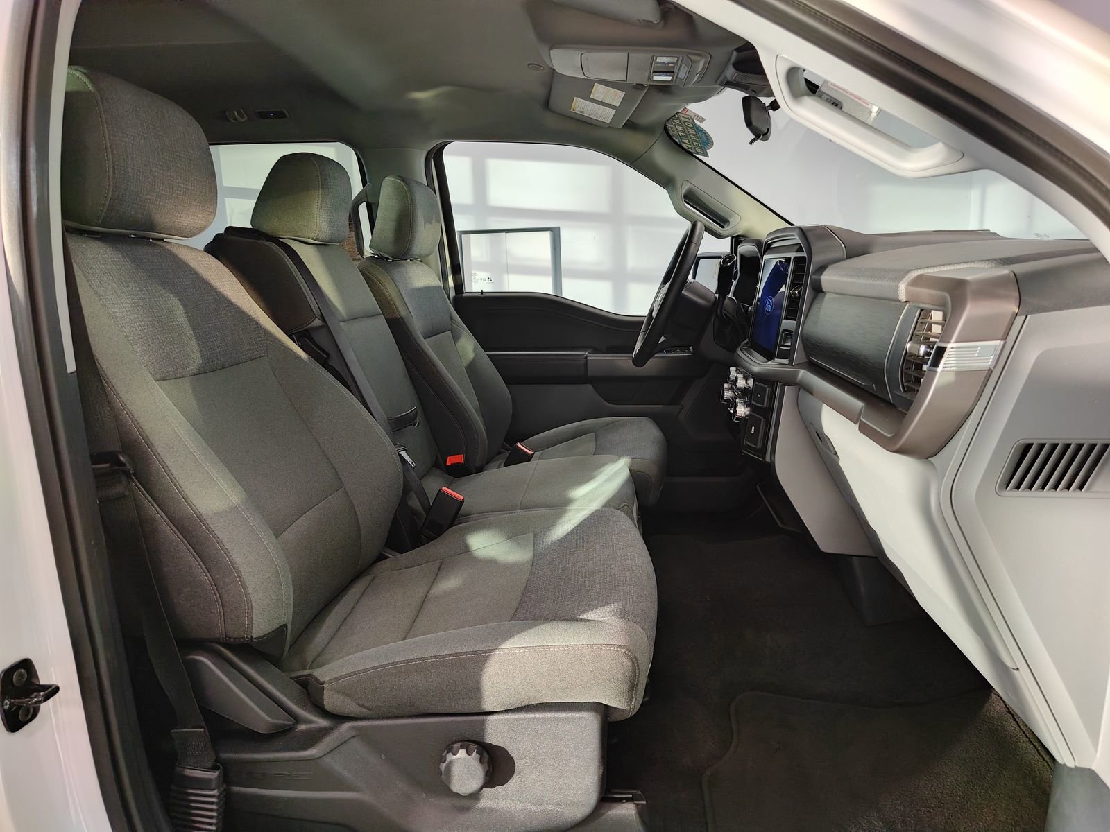 Used 2025 Ford F150 XLT w/ Equipment Group 301A Standard image 16