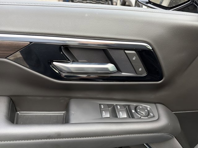 Used 2026 Chevrolet Tahoe LS AWD/4WD image 15