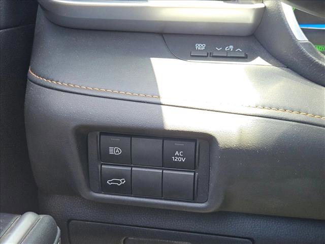 Used 2023 Toyota Highlander Bronze Edition AWD/4WD image 11