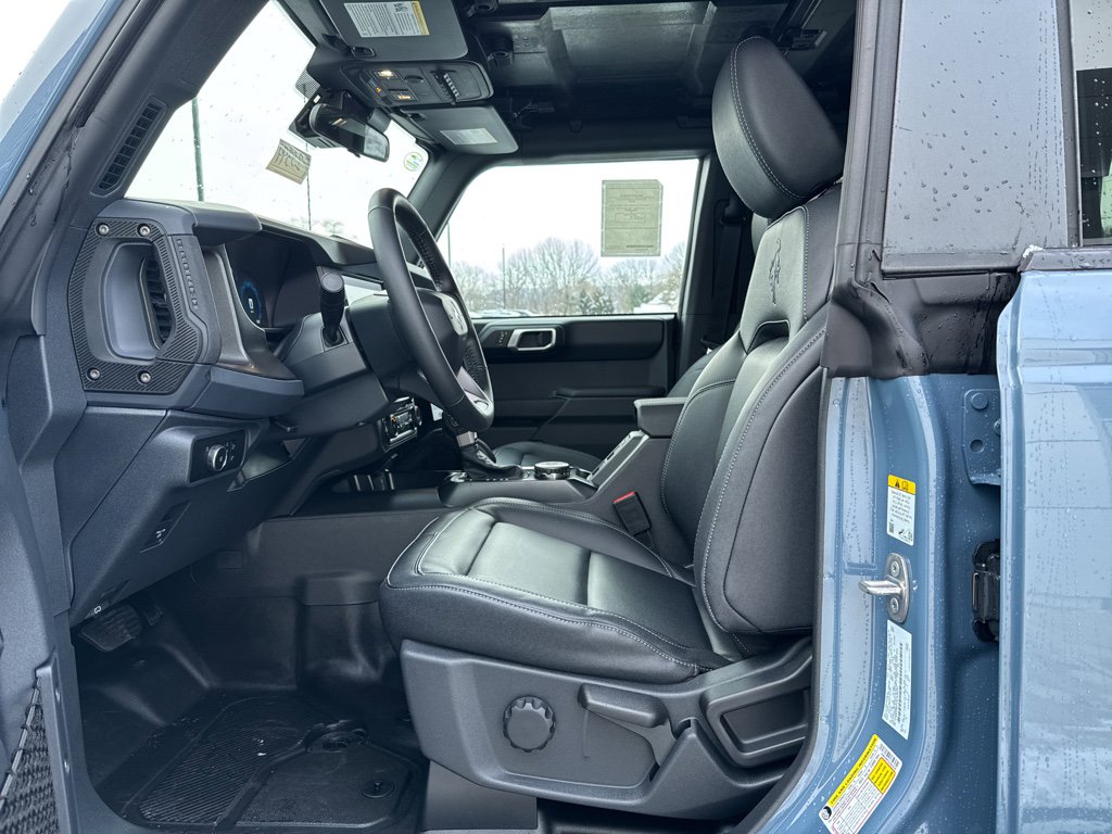 New 2025 Ford Bronco Badlands w/ Sasquatch Package AWD/4WD image 4