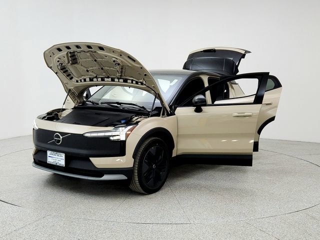 New 2026 Volvo EX30 Cross Country Ultra image 9
