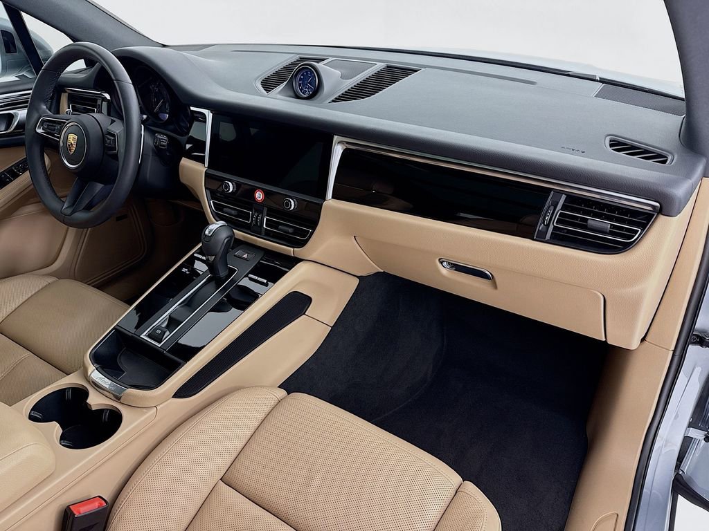 Certified 2025 Porsche Macan image 33
