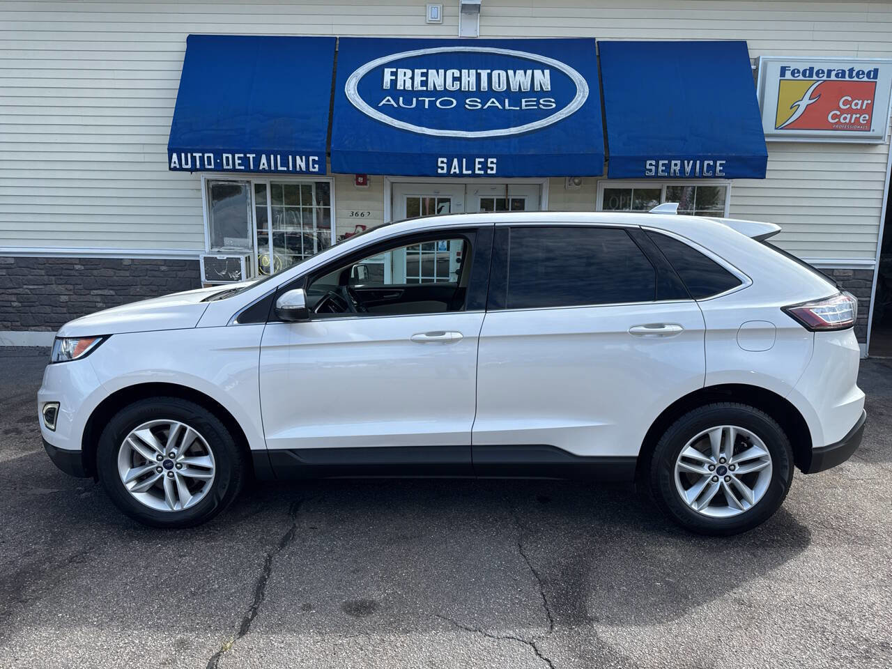 Used 2015 Ford Edge SEL w/ Equipment Group 201A image 3