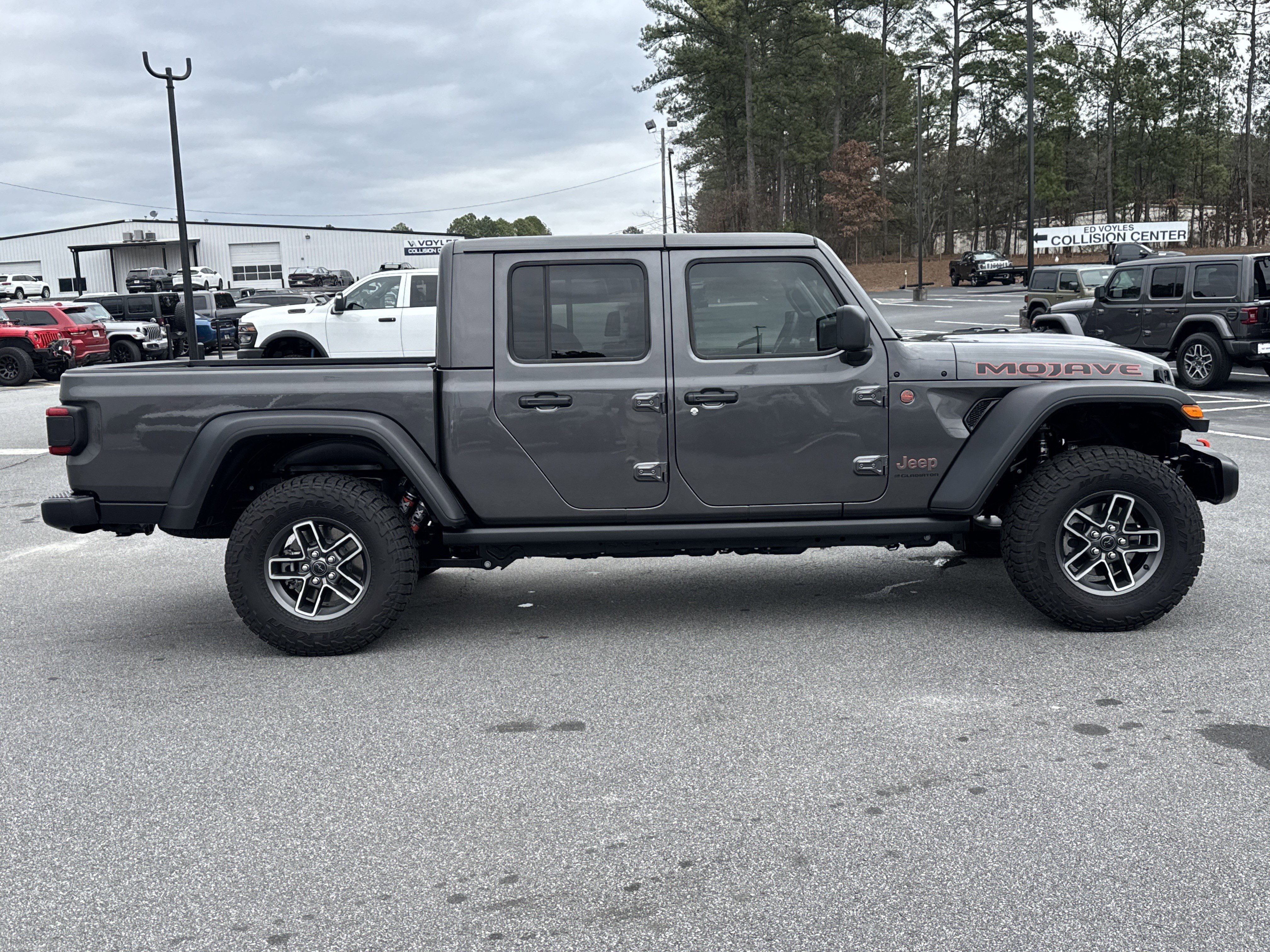 Used 2025 Jeep Gladiator Mojave w/ Convenience Group image 2
