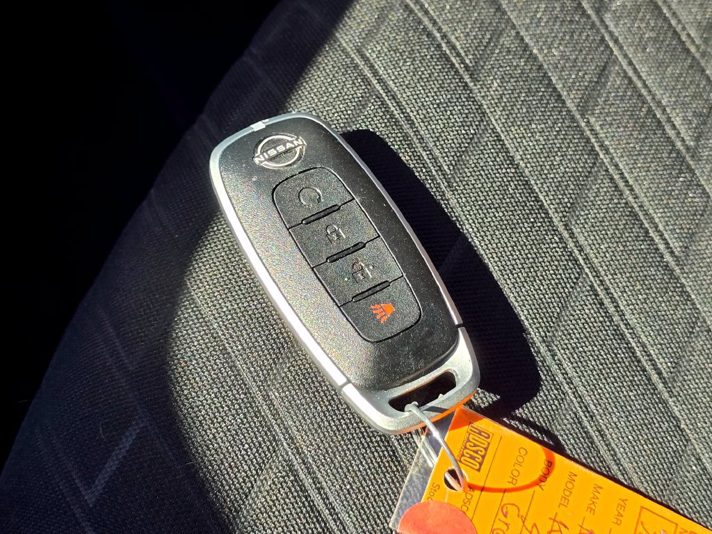 Used 2023 Nissan Kicks SR FWD image 32