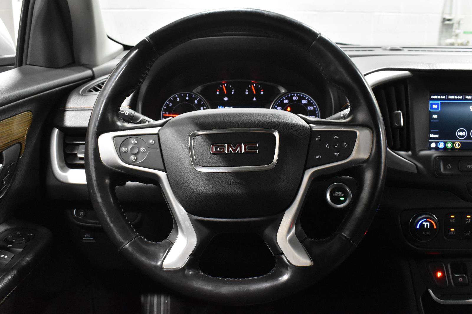 Used 2020 GMC Terrain SLE w/ Driver Convenience Package AWD/4WD image 7