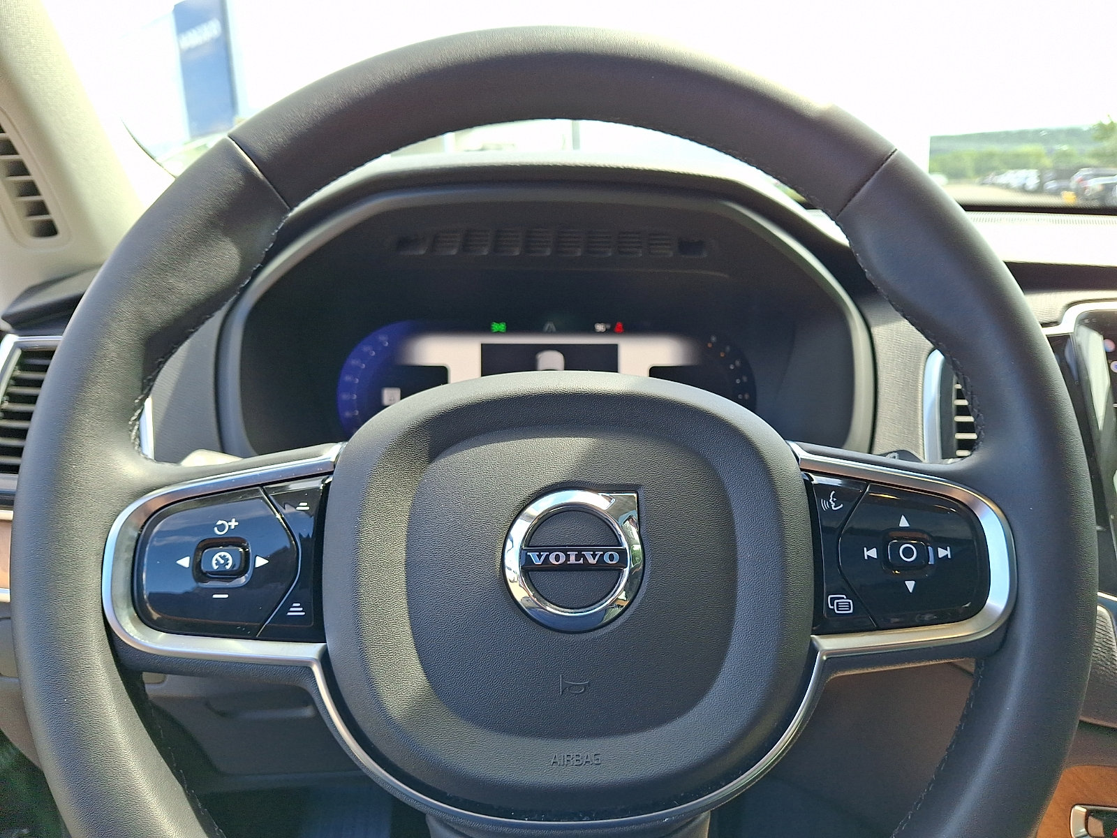 Certified 2024 Volvo XC90 B6 Plus AWD/4WD image 21