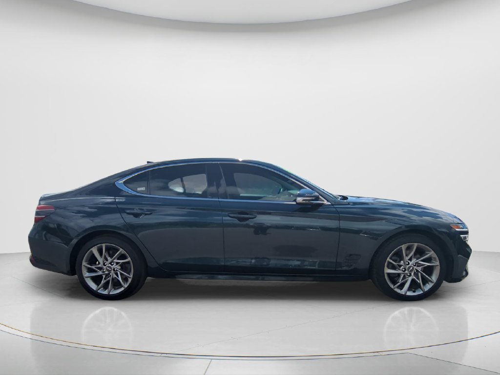 Used 2022 Genesis G70 2.0T RWD image 4